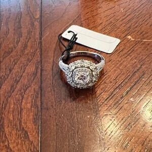 Elegant sterling 925 Silver Ring with Clear CZ Gemstone size 7.5